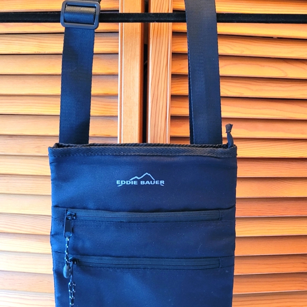 Eddie Bauer messenger-type crossbody bag